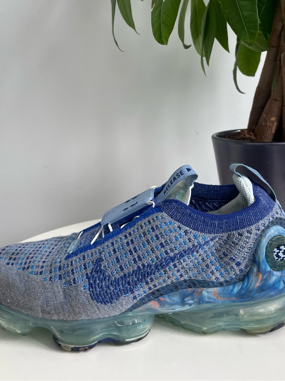 Women Size 7.5 Nike Air VaporMax 2020 Flyknit Blue Shoes Boy Size 6Y
